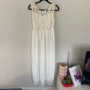 XL MODERN GIRL White Lace Formal Dress